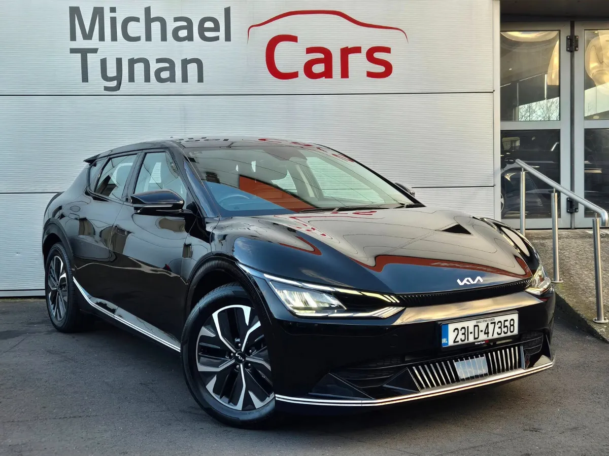 2023 Kia EV6 Air, CarPLay, Camera, 19" Alloys - Image 1