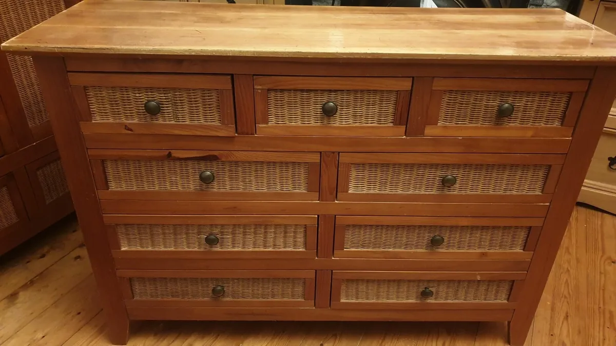 Wardrobe and drawer set - Image 4