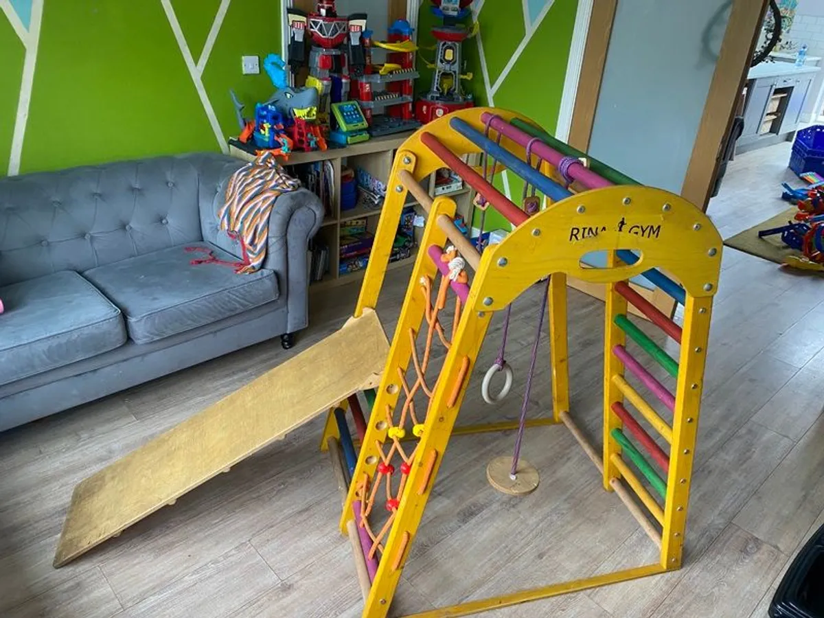 Childrens gym - Image 1