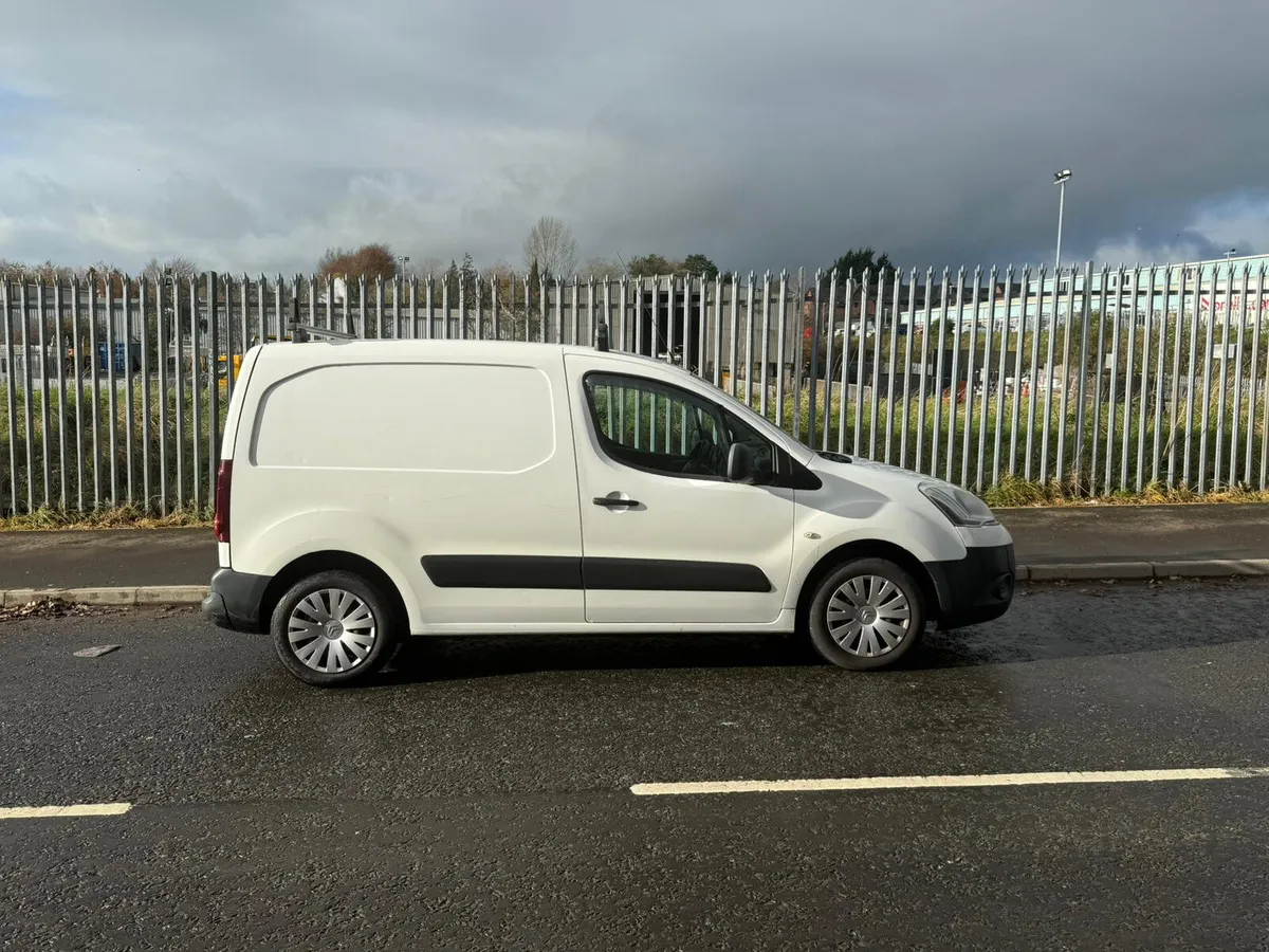 2013 Citroen berlingo - Image 2