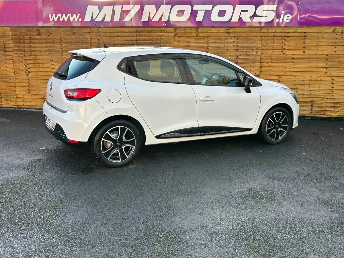RENAULT CLIO! LOW KMS - Image 4