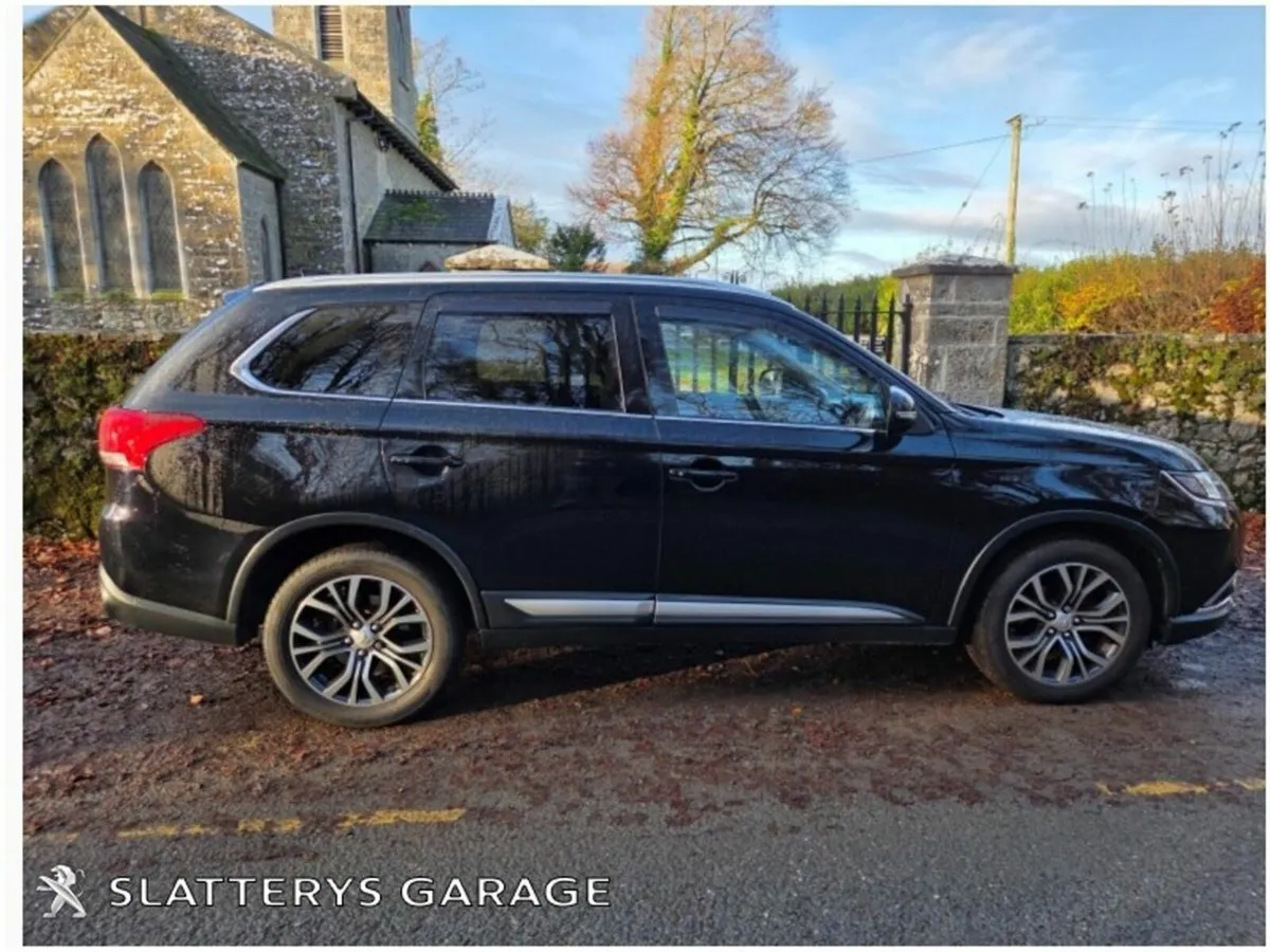 Mitsubishi Outlander 2.2 DI-D 4WD 7-Seater Black - Image 4
