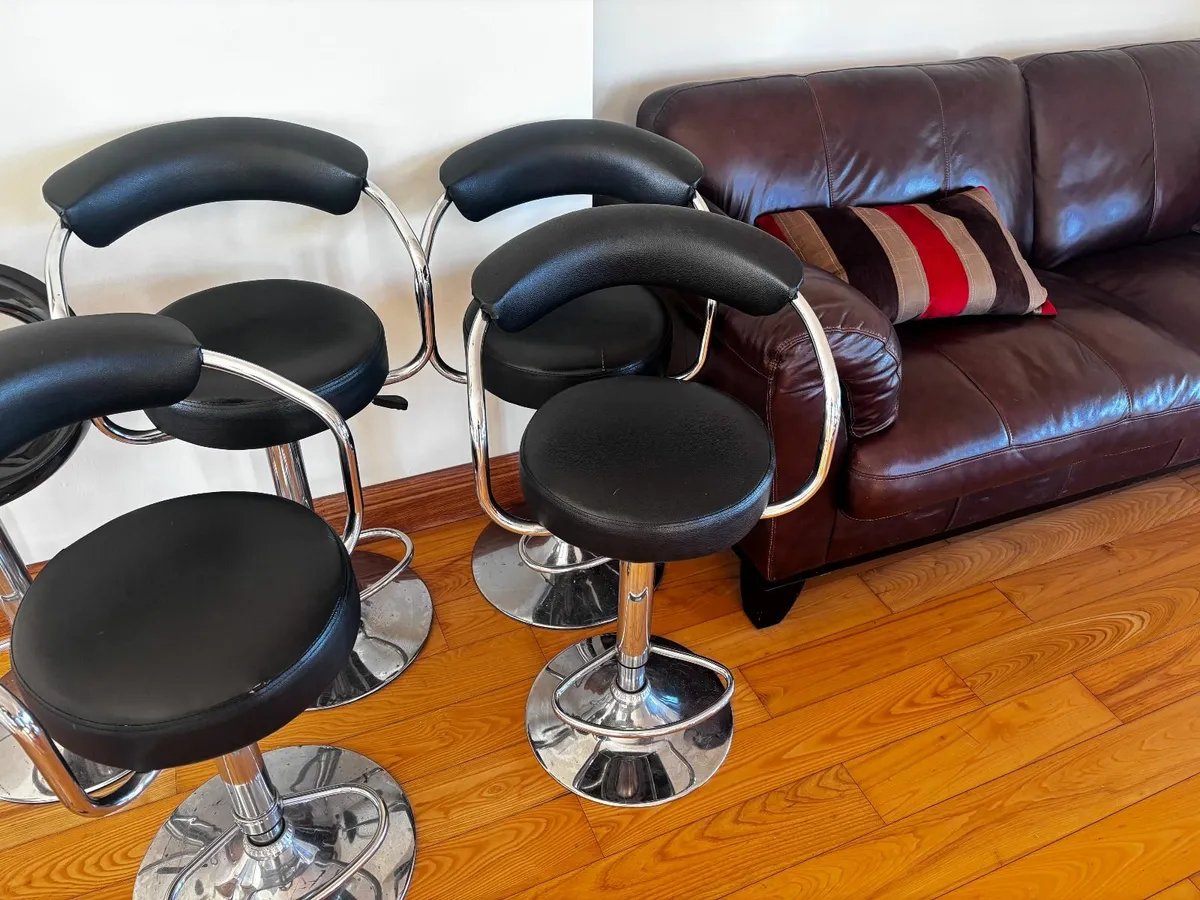 High Stools x 4 - Image 1