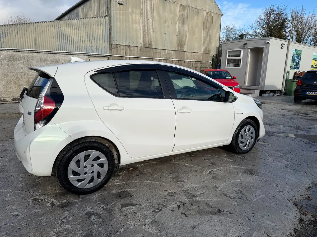 Toyota Aqua 2018 Hybrid - Image 4