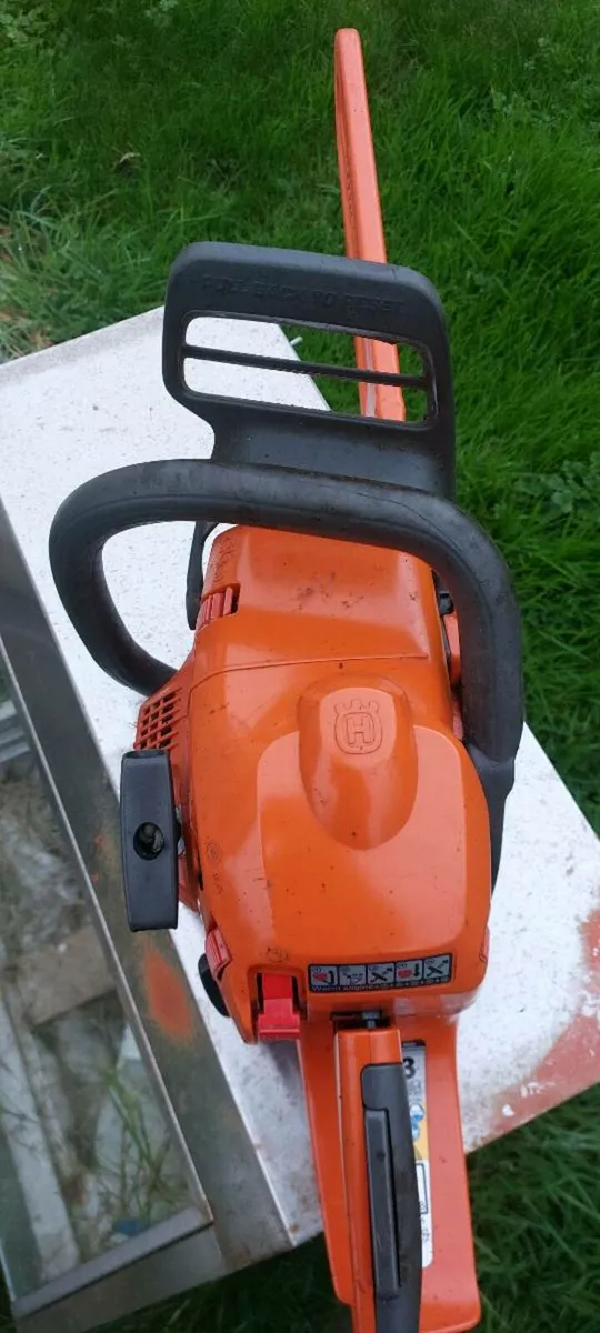 Husqvarna 435 Chainsaw - Image 4