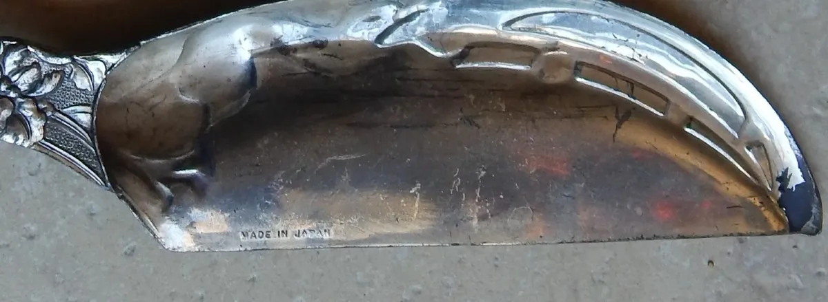 Japanese Silver Plated Crumb Catcher & Blade - Image 4