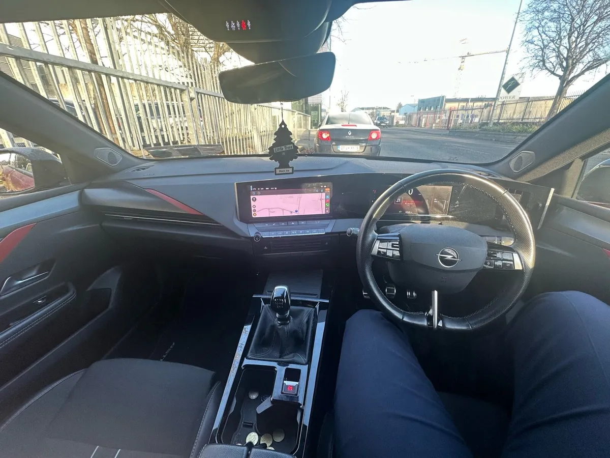 Opel Astra SRI Spec 1.2 100PS - Image 4