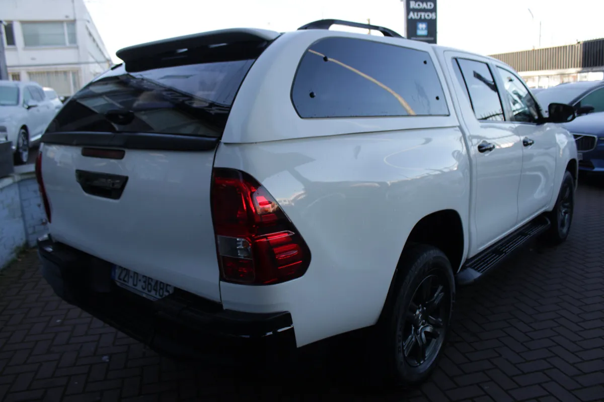 Toyota Hilux 2.4 D-4D ICON EDITION  DOUBLE CAB AUT - Image 4
