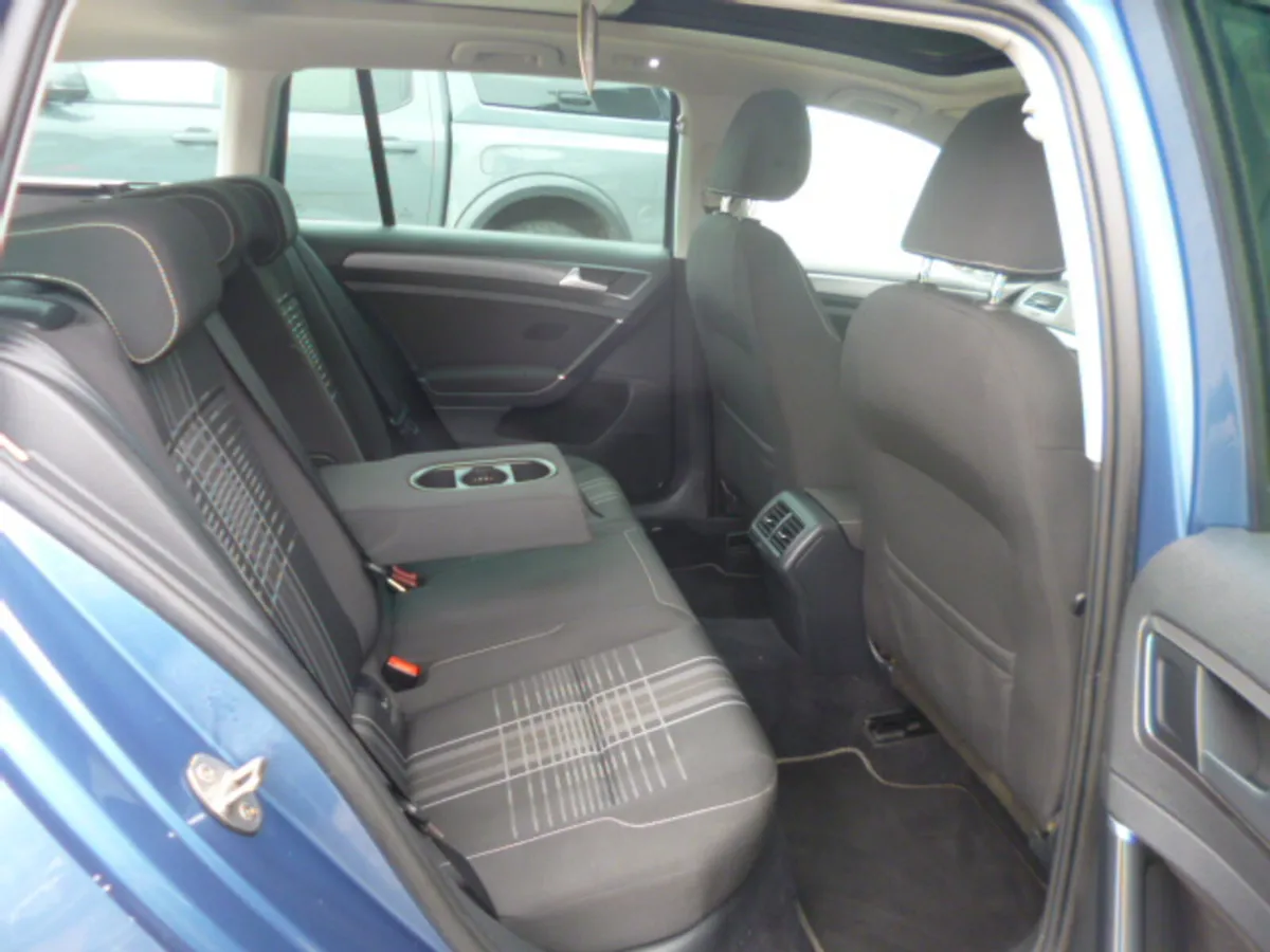 VW Golf Estate 1.6 TDI 110HP BMT Lounge 2016 - Image 3