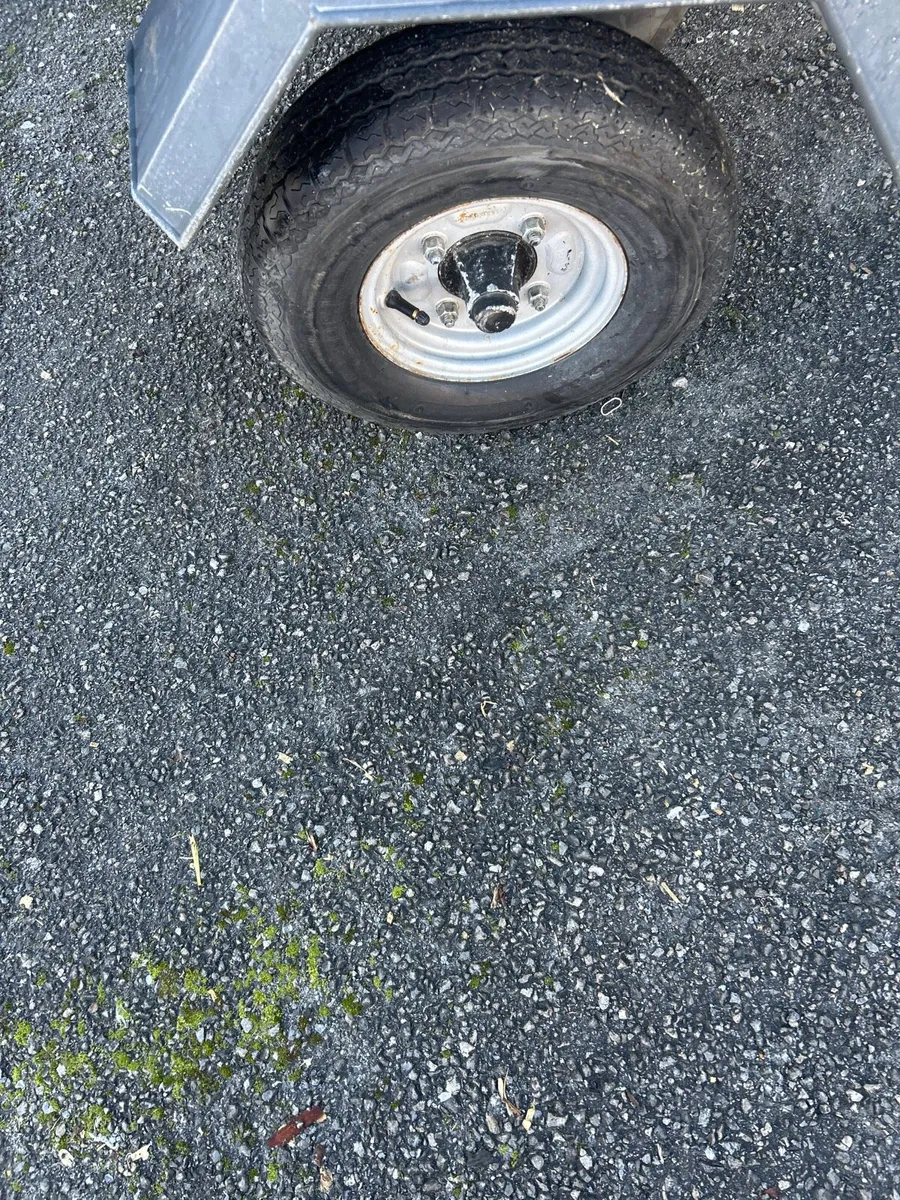 Daxara 127 hardtop covered car trailer - Image 3