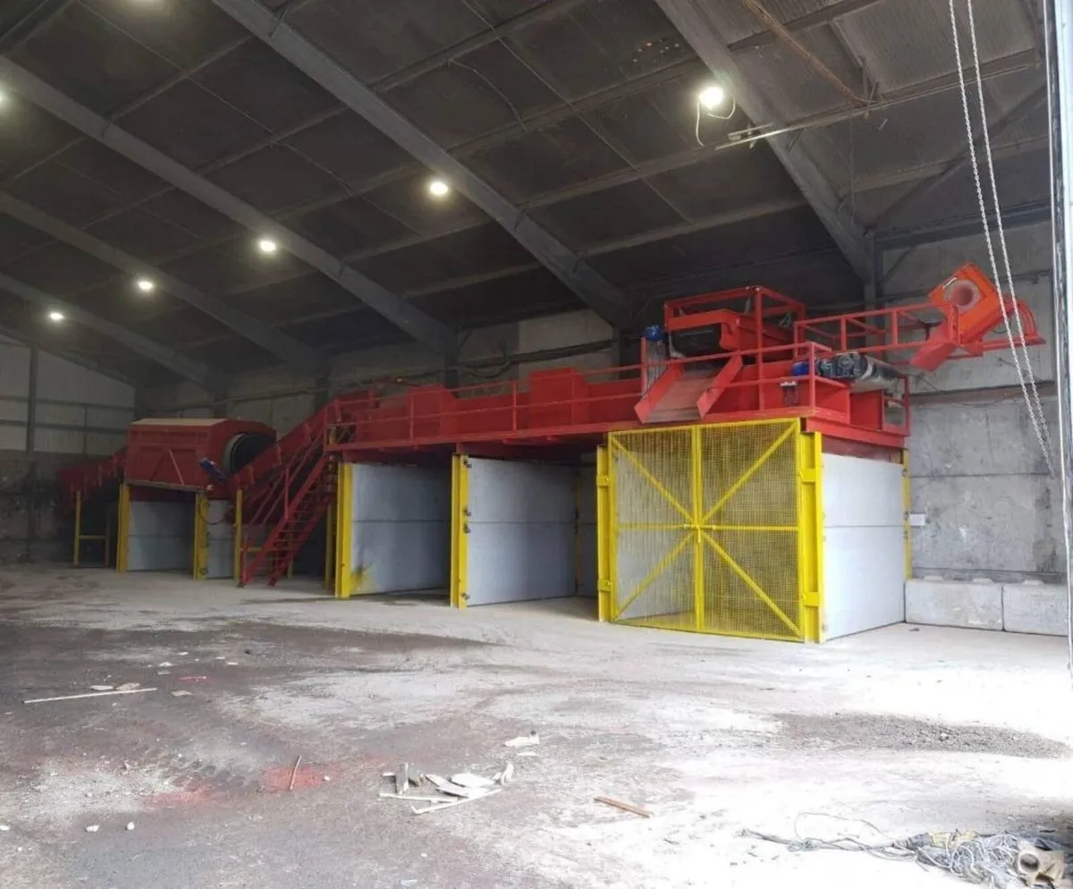 Trommel screen - picking station - Image 1