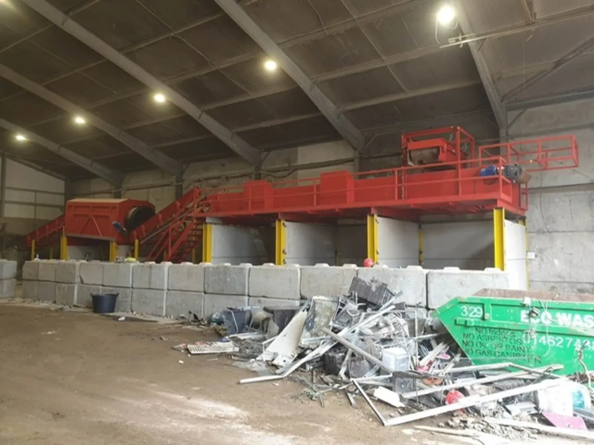 Trommel screen - picking station - Image 2