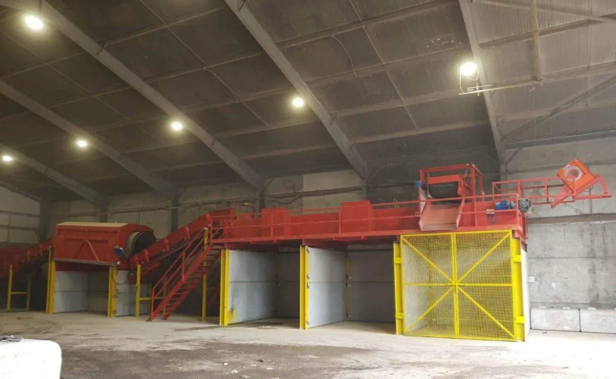 Trommel screen - picking station - Image 3