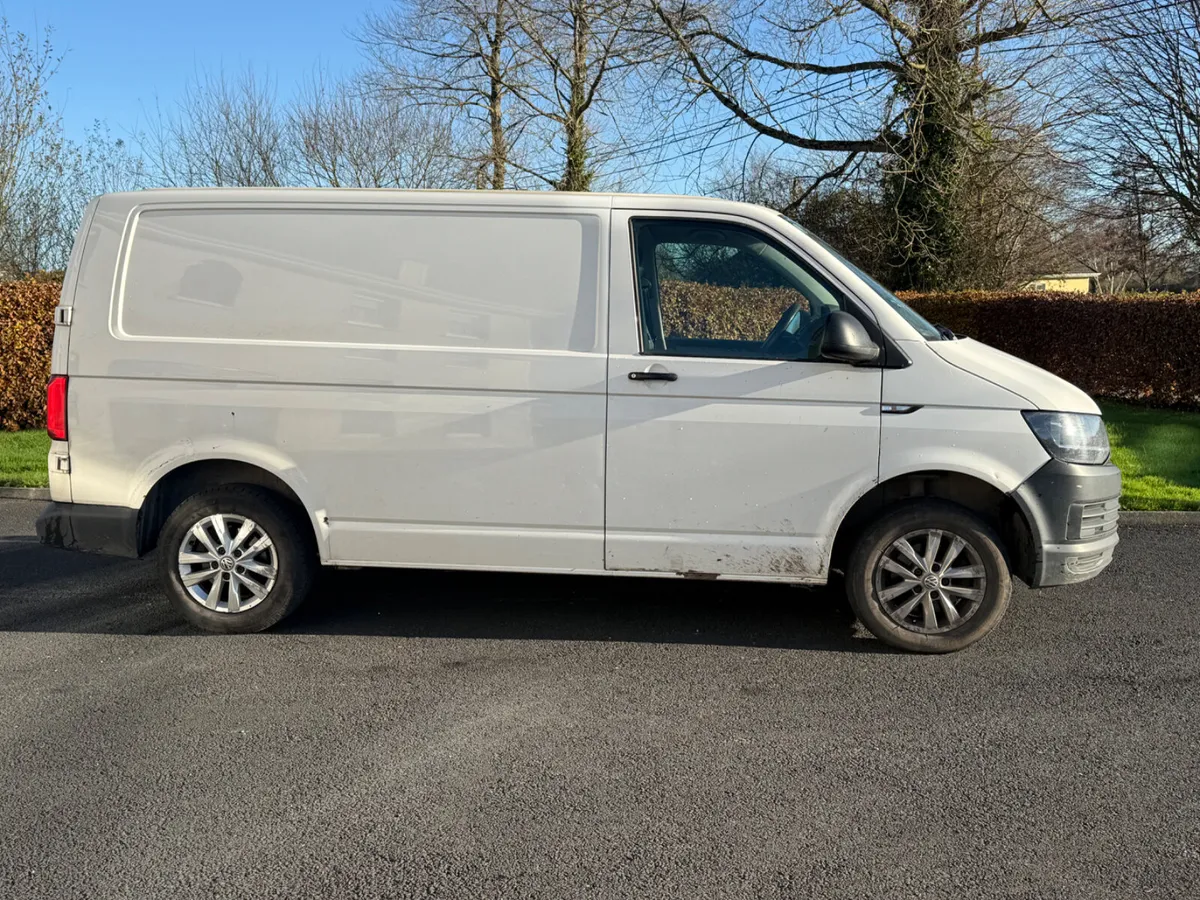 2017 Volkswagen Transporter DOE 05/26 - Image 4