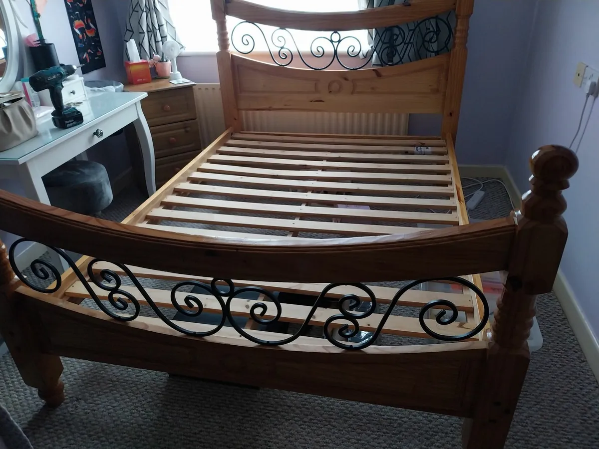 Double bedframe solid pine - Image 2
