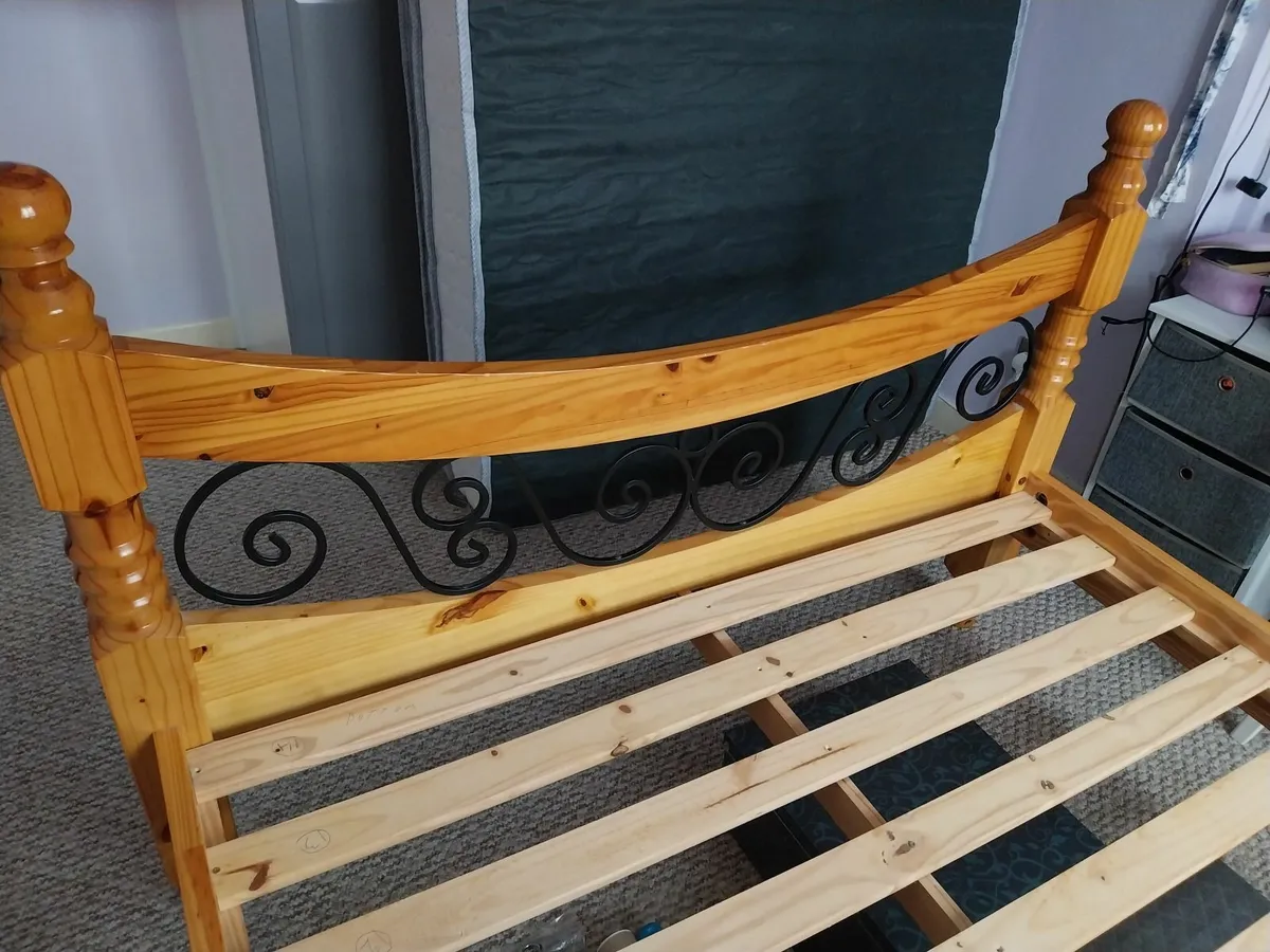 Double bedframe solid pine - Image 3