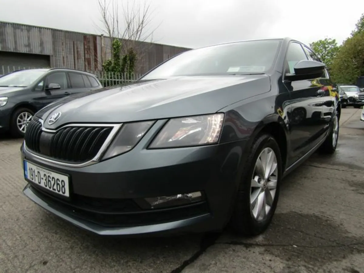 Skoda Octavia AMB 1.6tdi 115HP DSG 4DR Auto - Image 4