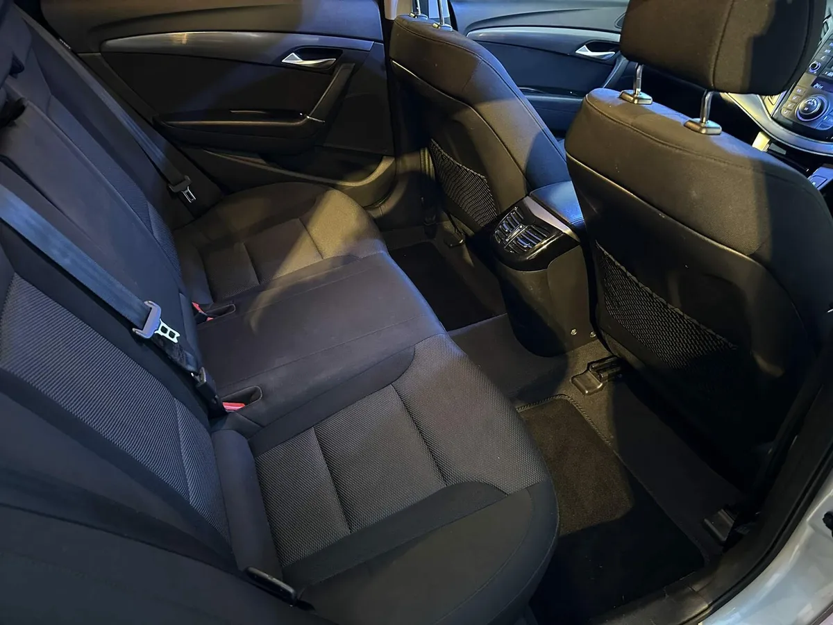 Hyundai i40 estate - Image 2