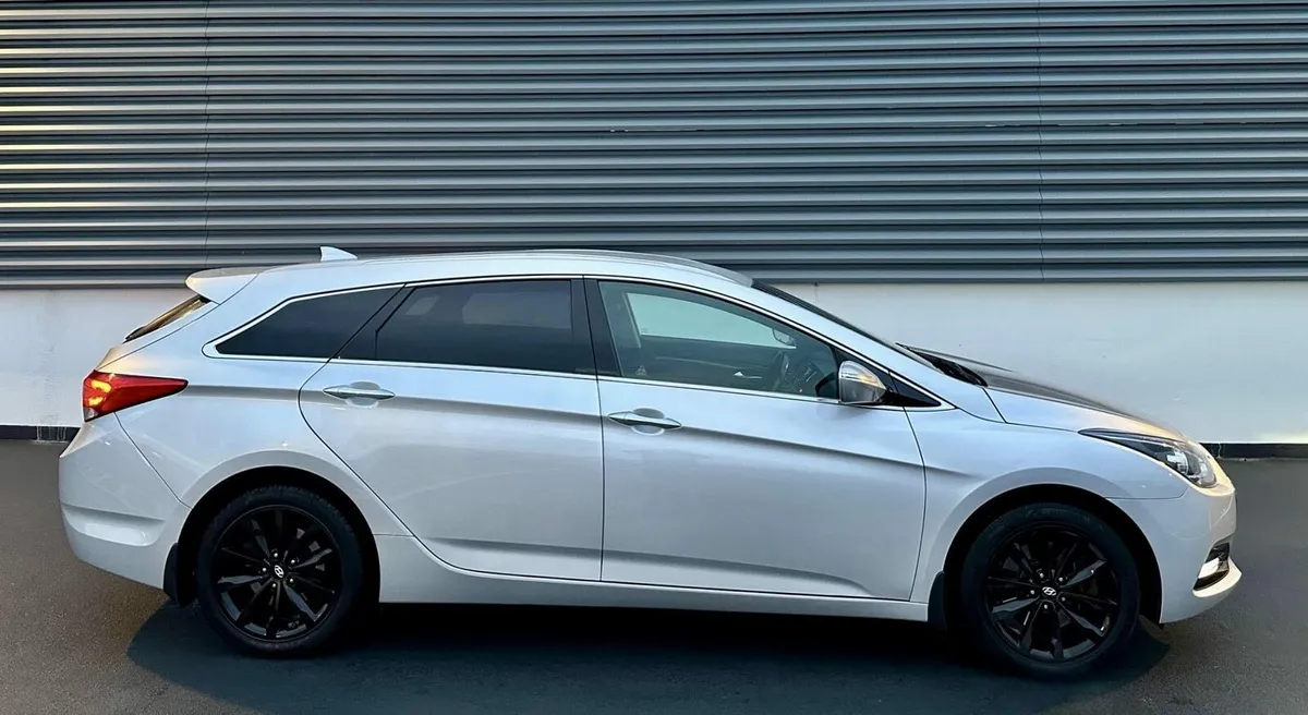 Hyundai i40 estate - Image 4