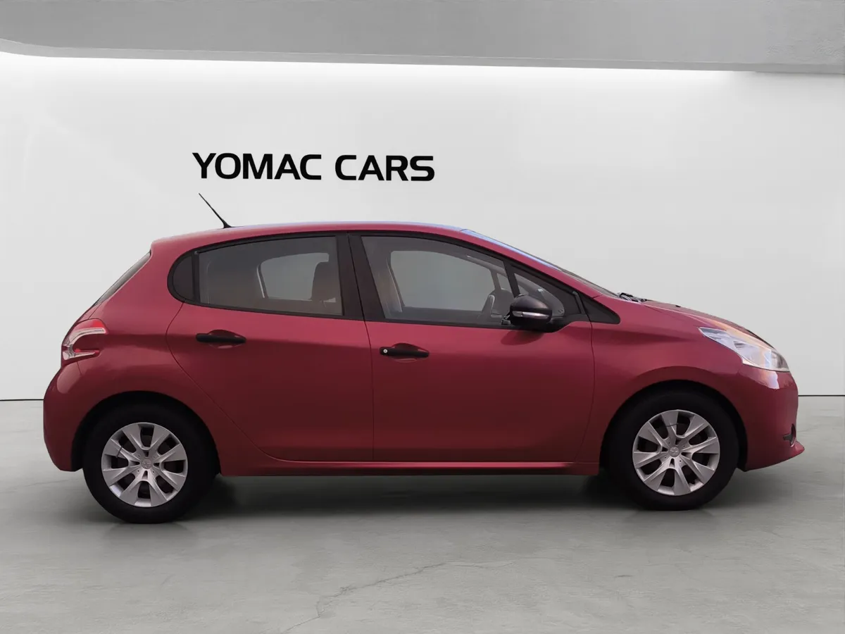 PEUGEOT 208 ACCESS 1.0LTR -- ONE OWNER -- LOW MILE - Image 3