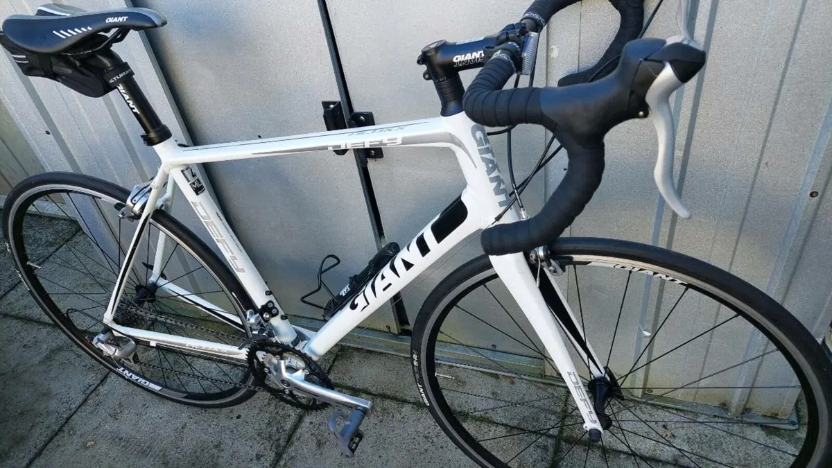 Giant Defy Road Bike Mint Condition - Image 1