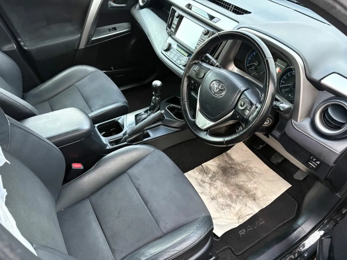 Toyota RAV4 2.0D 143 Luna Sport 178Km - Image 2