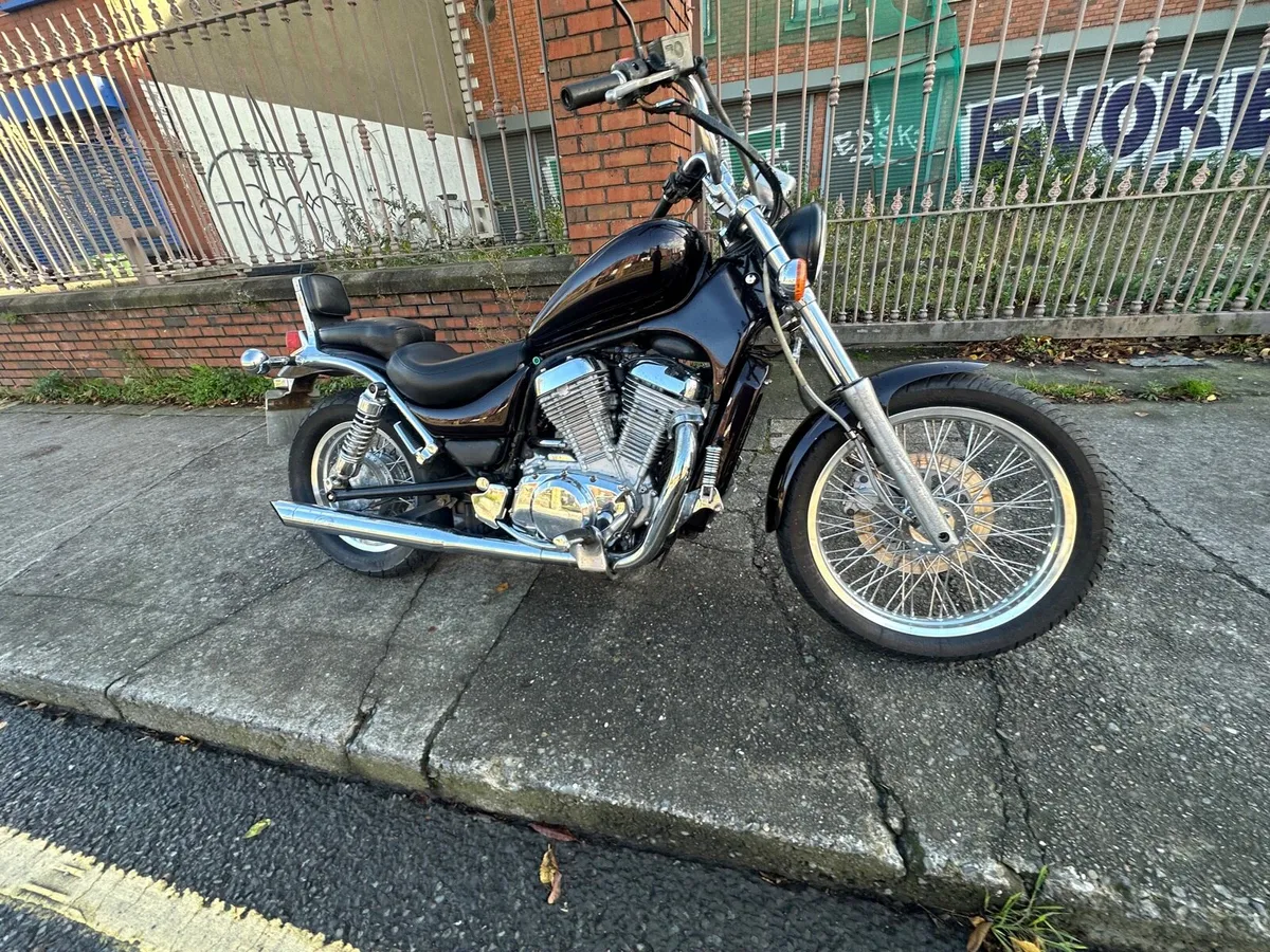 Suzuki Intruder 750 - Image 1