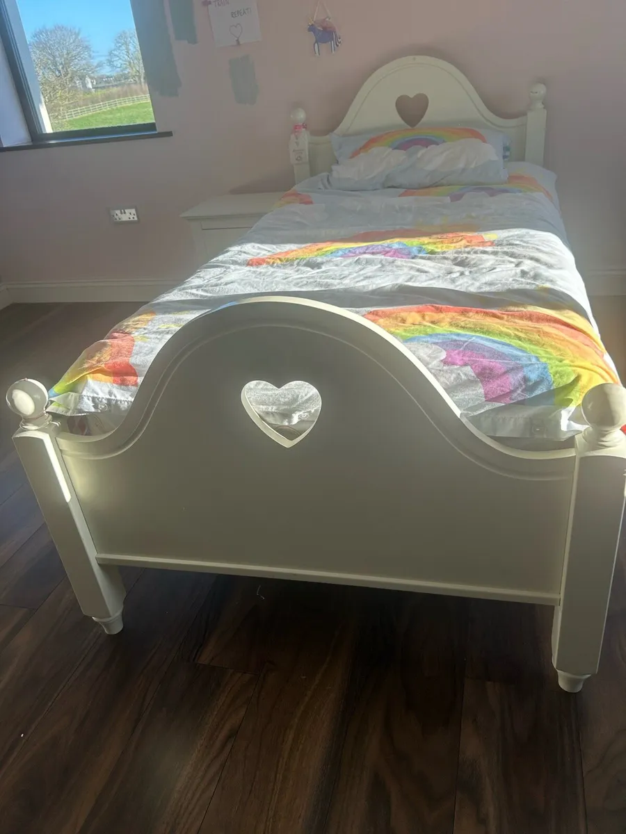 Bedroom furniture - Image 2