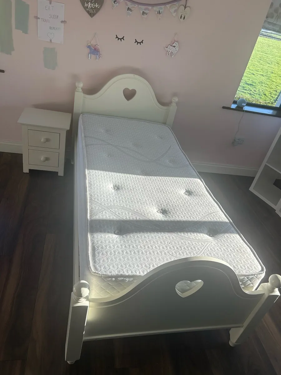 Bedroom furniture - Image 3