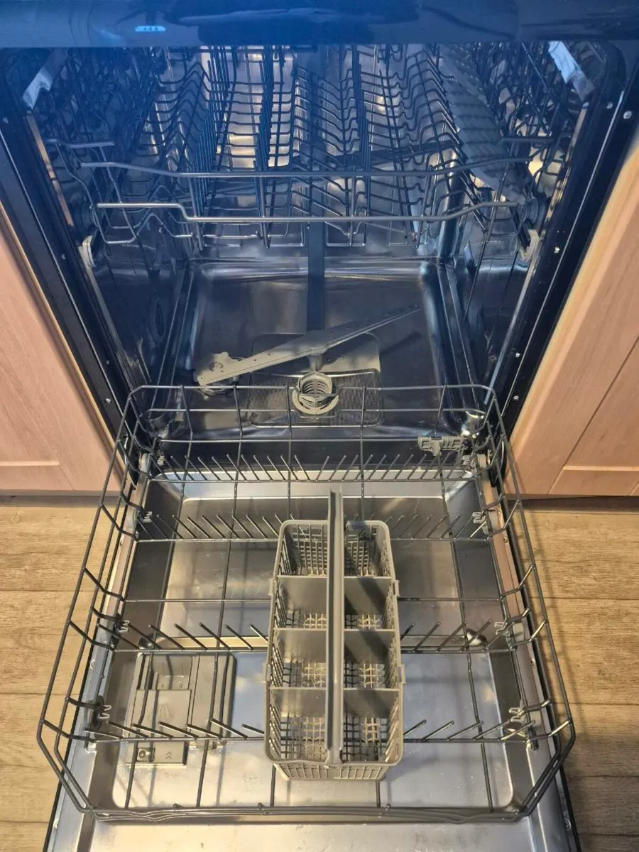 Dishwasher - Image 2