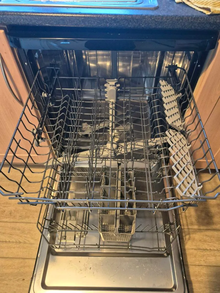 Dishwasher - Image 3