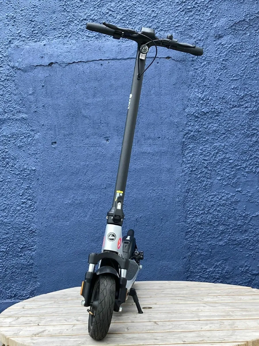 Z – Line PRO Folding Electric Scooter - Image 3