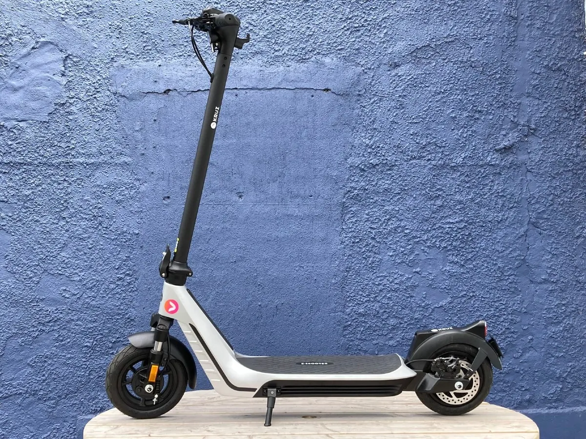 Z – Line PRO Folding Electric Scooter - Image 4