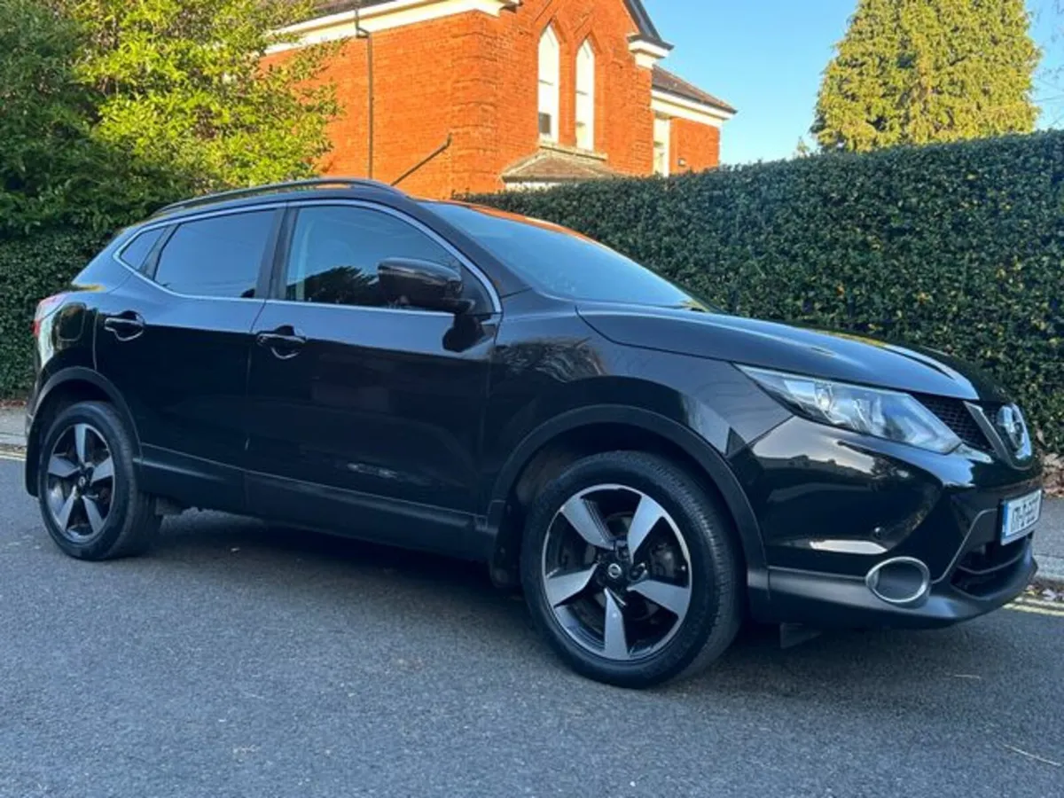 Nissan Qashqai SV Premium - PAN ROOF - LEATHER - 3 - Image 1