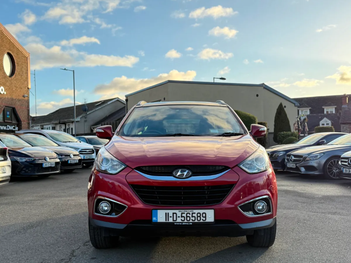 Hyundai ix35 1.7 CRDI PREMIUM *LOW KMS & HIGH SPEC - Image 2