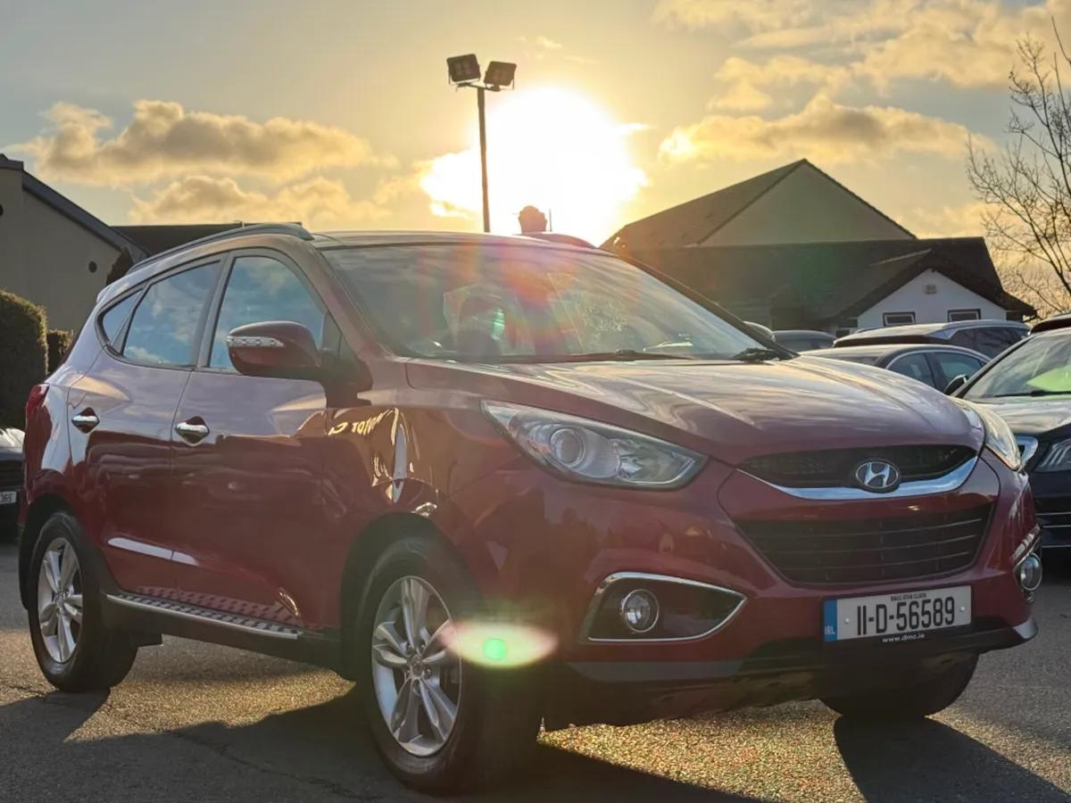 Hyundai ix35 1.7 CRDI PREMIUM *LOW KMS & HIGH SPEC - Image 3