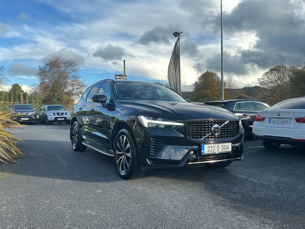 2022 VOLVO XC60 B4 PLUS DARK AUTO - Image 4