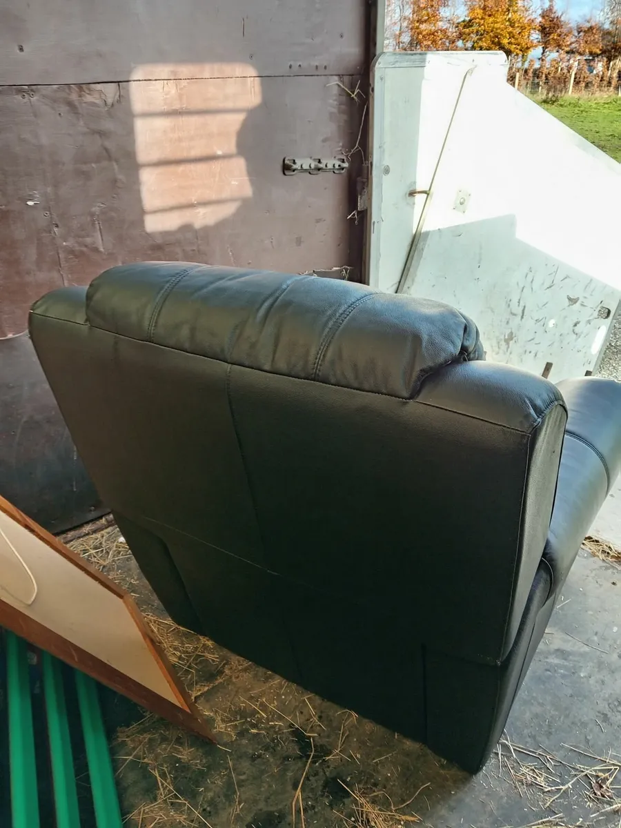 New leather chair - Image 4