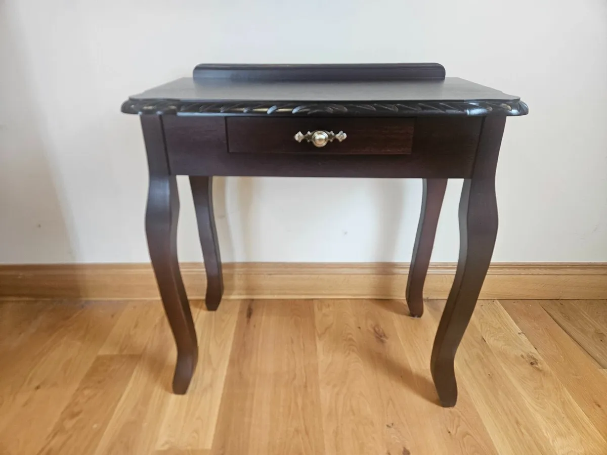 Vintage Mahogany Side Table with Drawer – Curved - Image 1