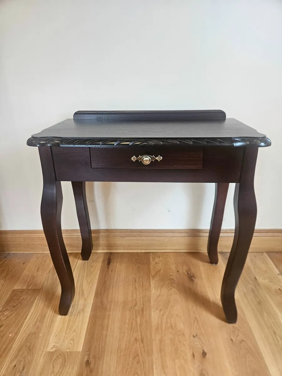 Vintage Mahogany Side Table with Drawer – Curved - Image 2