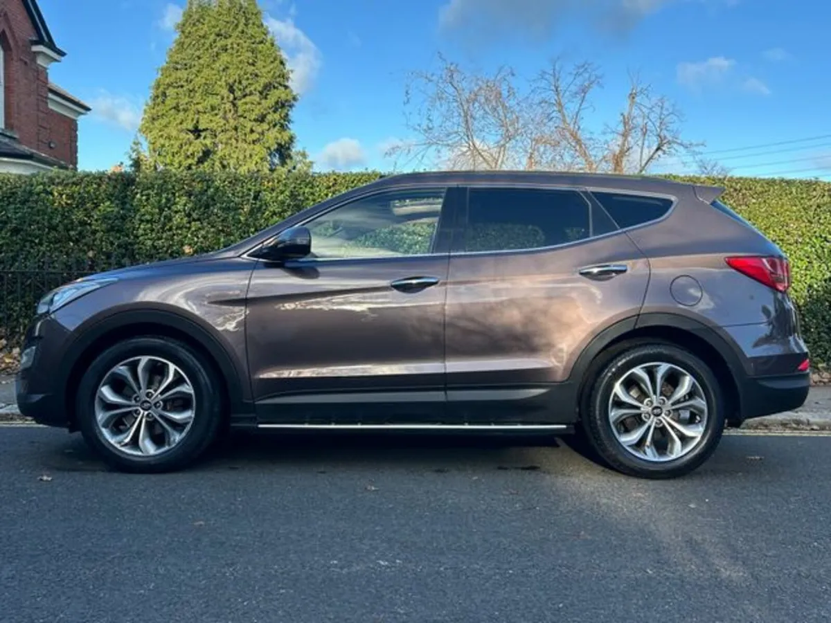 Hyundai Santa Fe 4WD Premium - *SALE AGREED* - Image 4