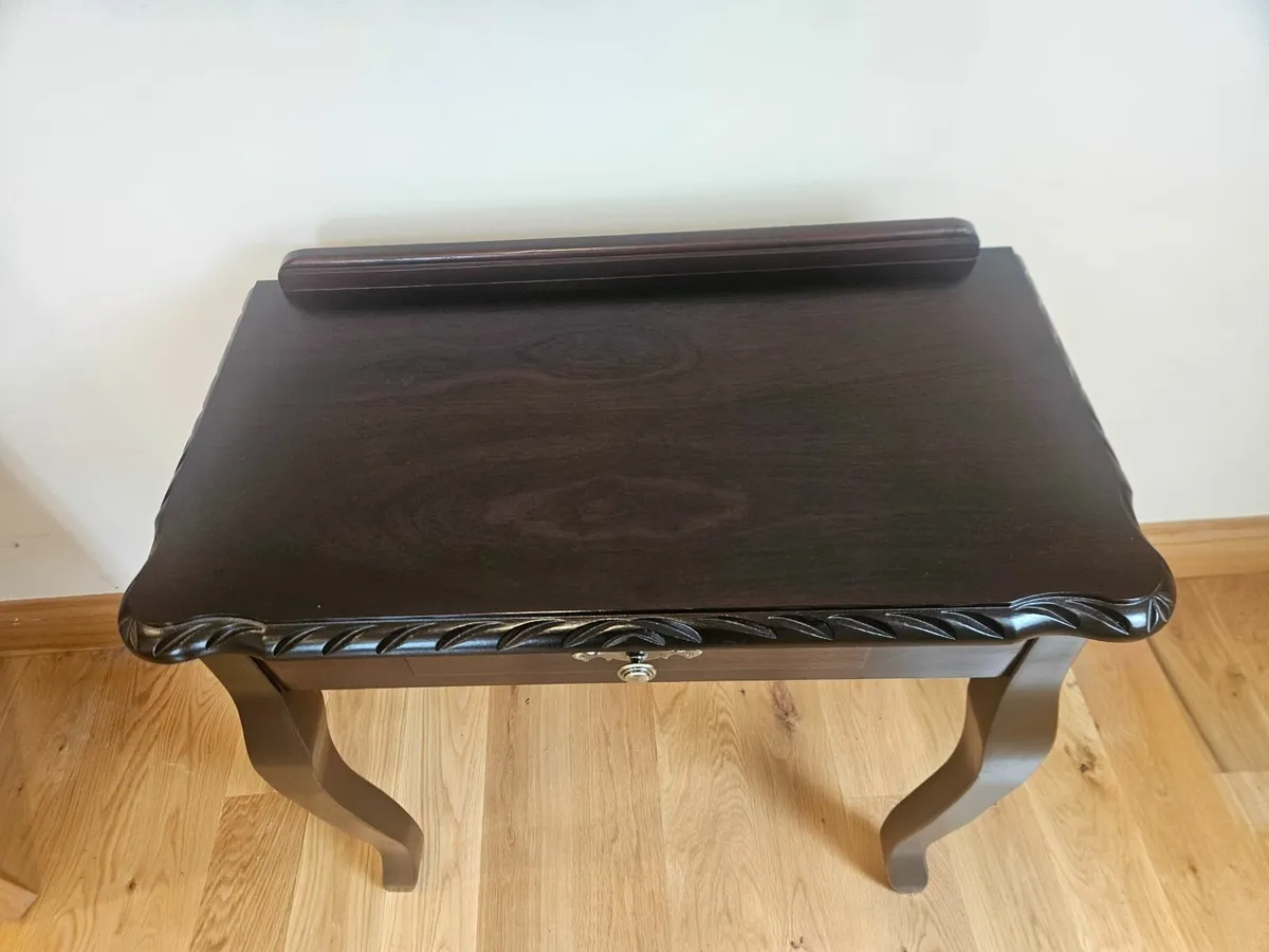 Vintage Mahogany Side Table with Drawer – Curved - Image 3