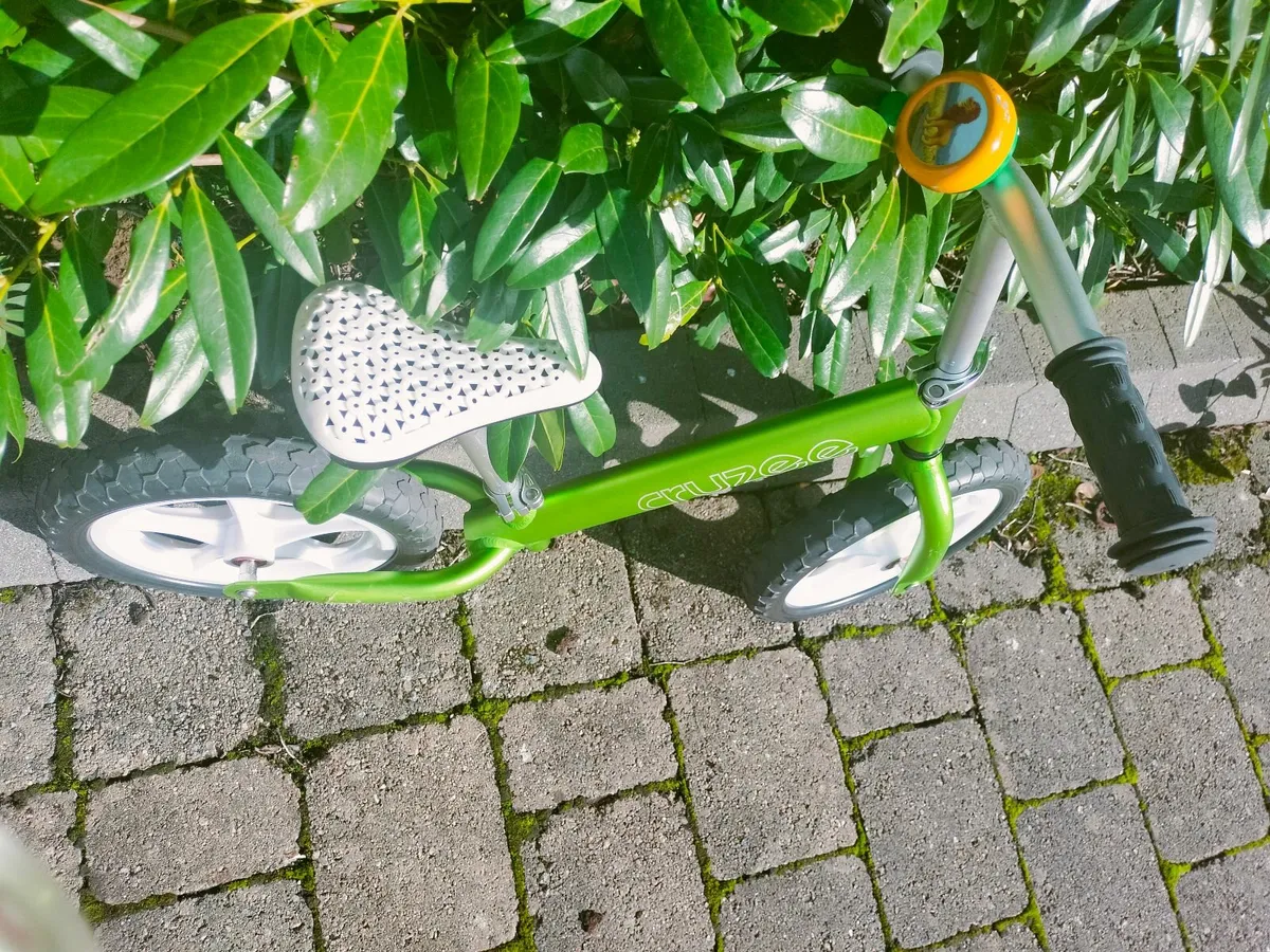 Cruzee balance bike - Image 3