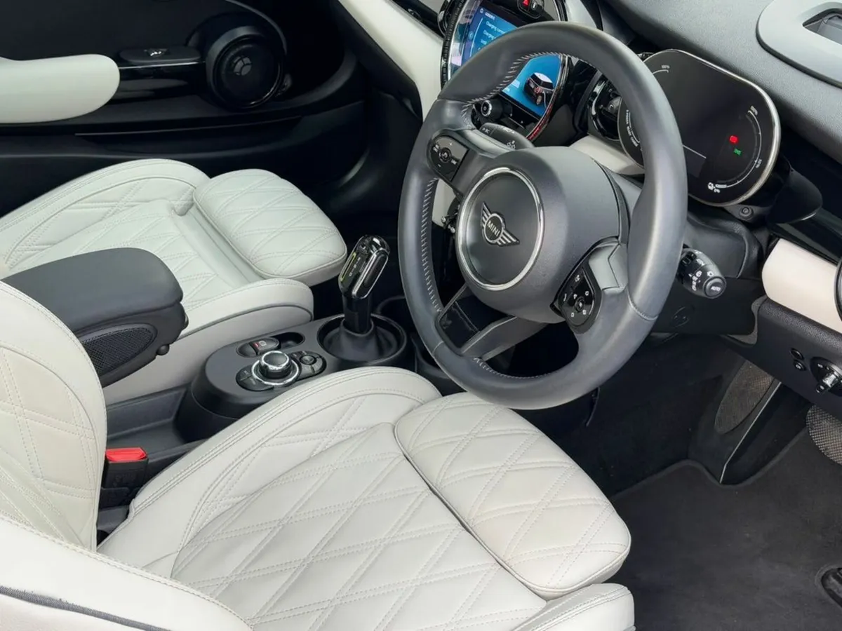 Mini Cooper LEVEL 3 2DR Auto - Image 4