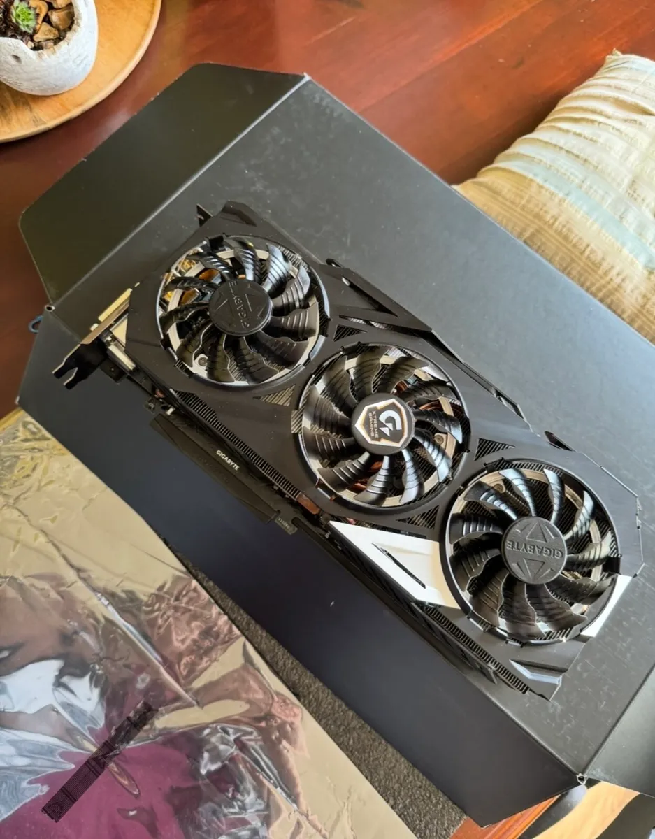 Gigabyte GTX windforce 980TI GPU