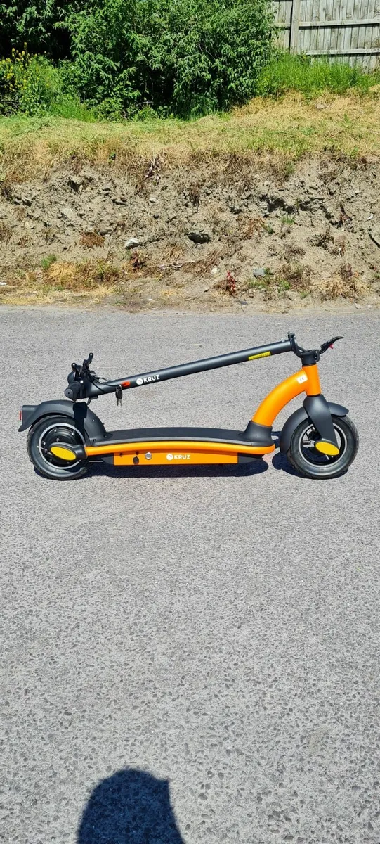 X-35 PRO Folding Electric Scooter - Image 3