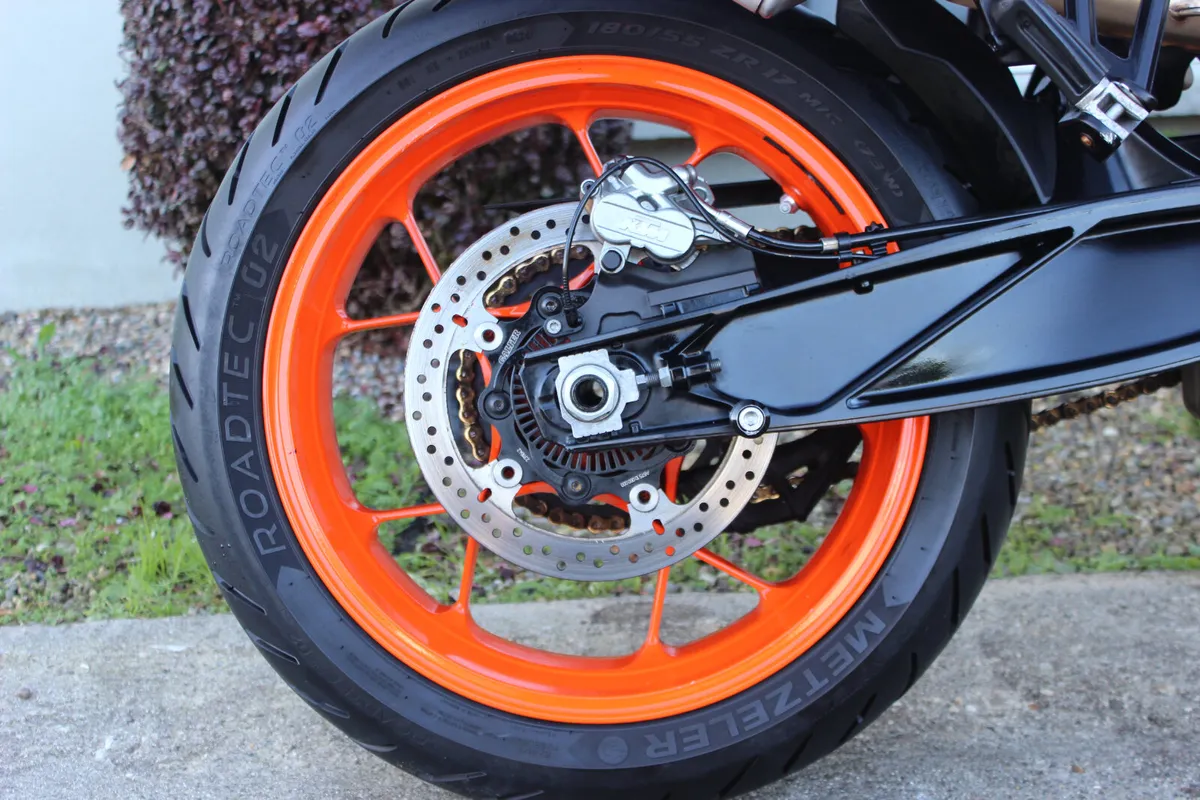 KTM 990 SMT 2023 - Image 4