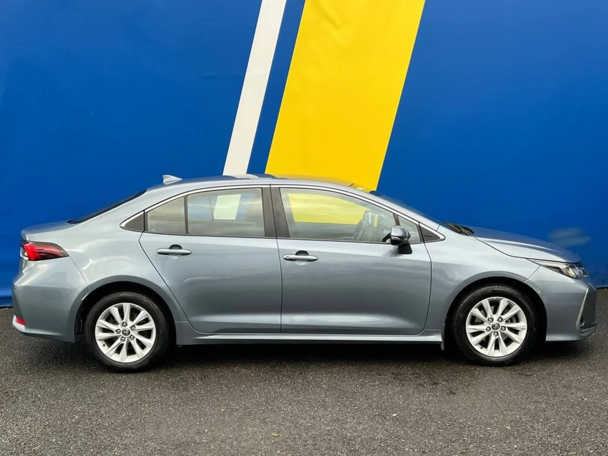 Toyota Corolla LUNA 1.8 HYBRID // DIGITAL CLUSTER - Image 2