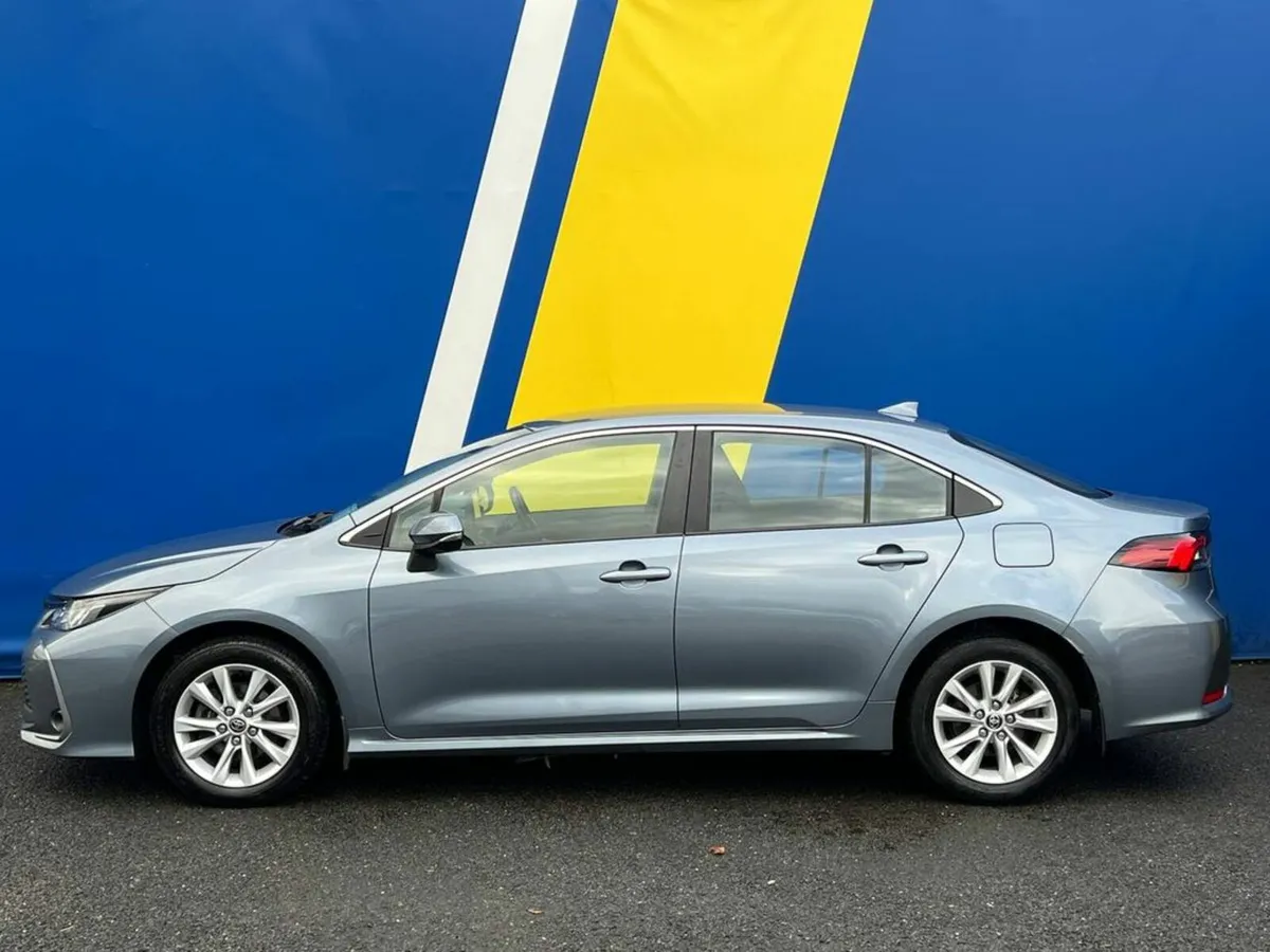 Toyota Corolla LUNA 1.8 HYBRID // DIGITAL CLUSTER - Image 3