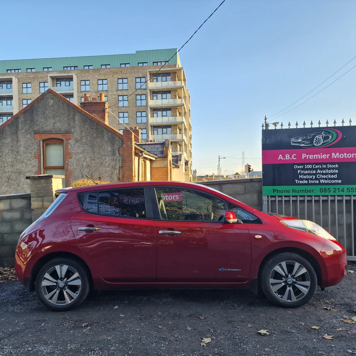 Nissan Leaf 2014 - Image 2